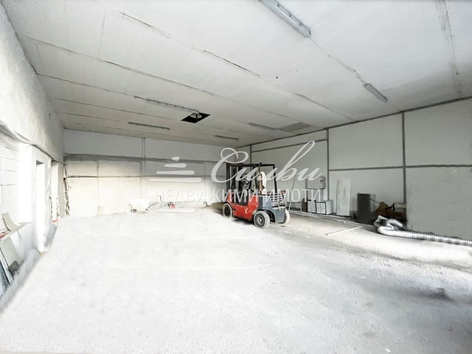 Дава се под наем Склад в Шумен, Басейна - 120 кв.м за 612 € - Снимка #1