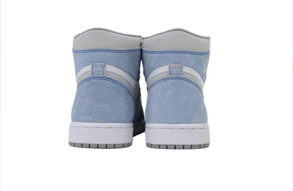 Jordan 1 High Hiper Royal