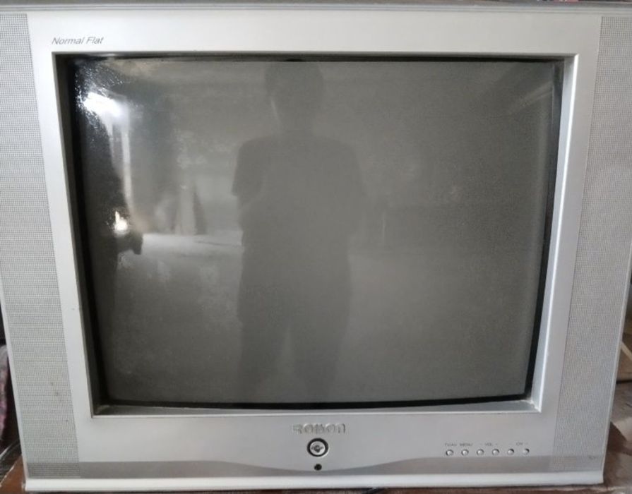 Televizor eski, srochniy sotiladi