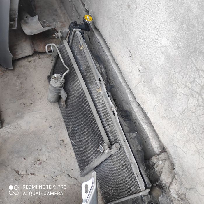 Продам радиаторы на Мазда 626 птичка