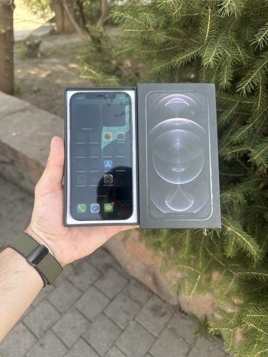 Продам телефон Айфон 12 256 Gb