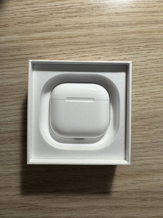 Продам Airpods 4 (без ANC), оригинал