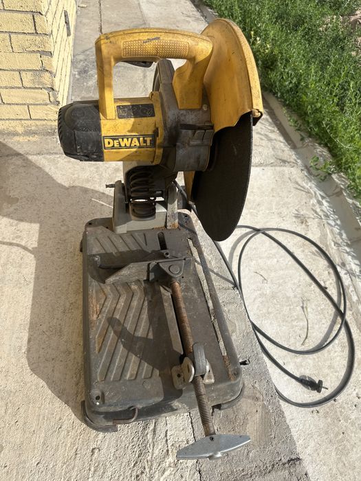 Монтажная пила Dewalt