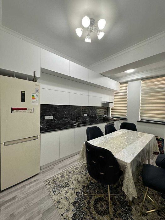 СРОЧНО только для семей сдаётся  2Х комнатная квартира Метро Новза  !