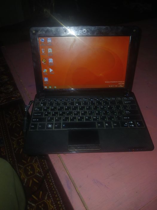 Asus netbuk sotiladi