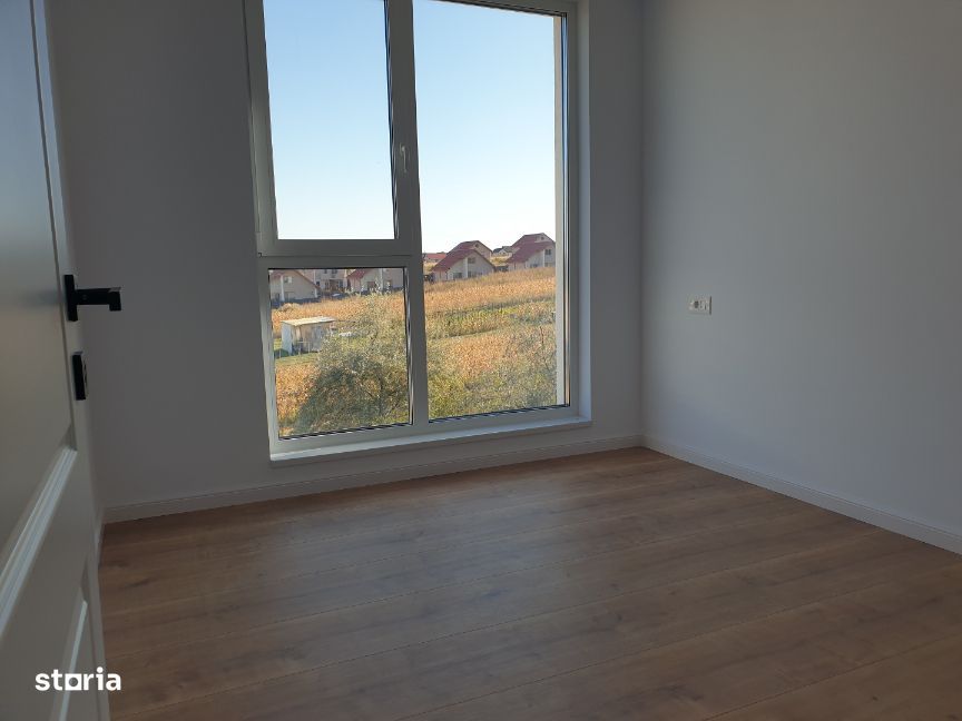 IASI-REDIU –Apartament cu 3 camere ultramodern- suprafata vitrata mare