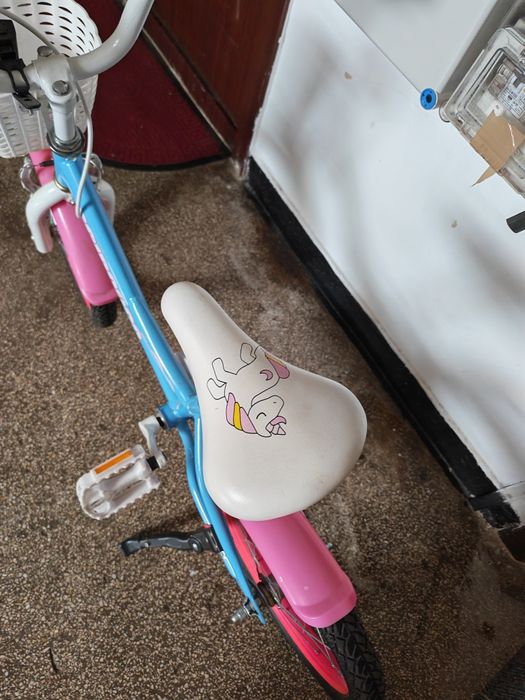 Bicicleta copii de la 4  la 7 ani.