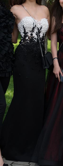 Рокля за абитуриентски бал