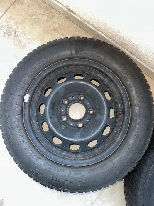 4бр. железни джанти 5x120 със зимни гуми Goodyear Ultragrip 195/65/R15
