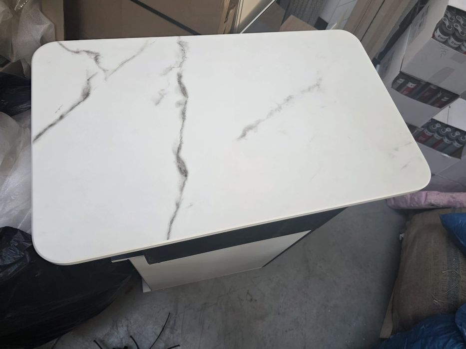 De vânzare si da folosita cat interior si interior pt masa de cafea...