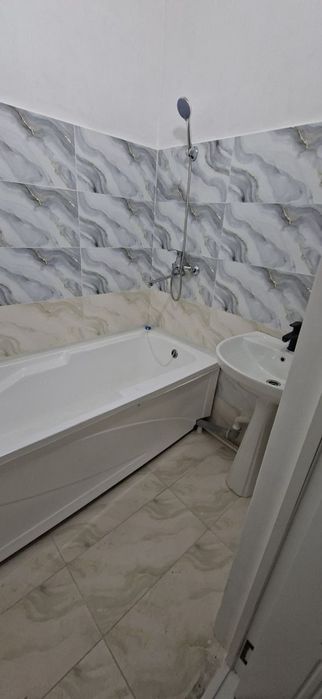 Navoiy shahrida arzon narhda uy sotiladi  1 xona 2 xona qilingan