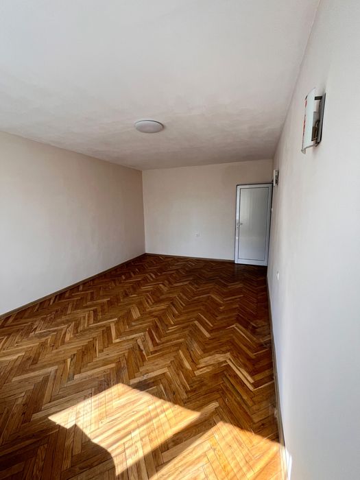 Дава се под наем Двустаен апартамент в Плевен, Идеален център - 69 кв.м за 420 € - Снимка #8