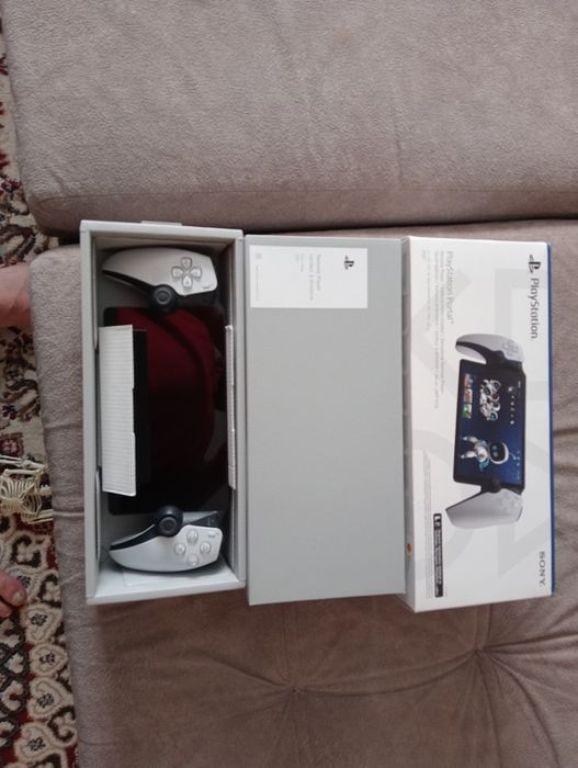 Продам Playstation Portal PS5 SONY