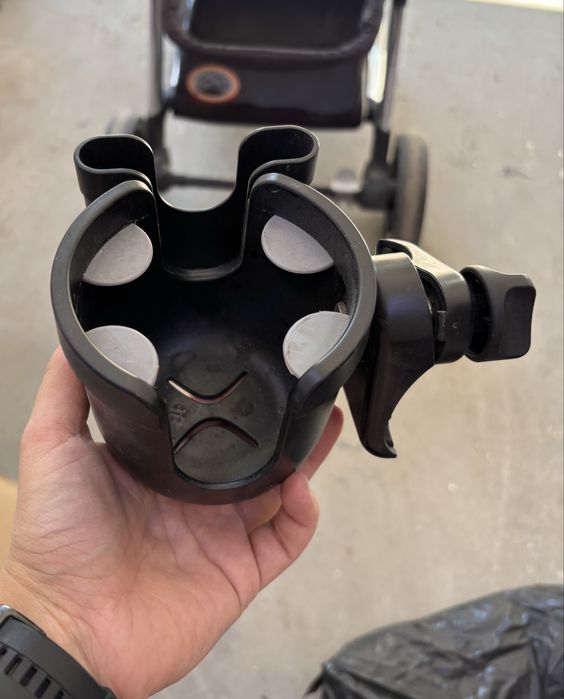 Бебешка количка и столче за кола