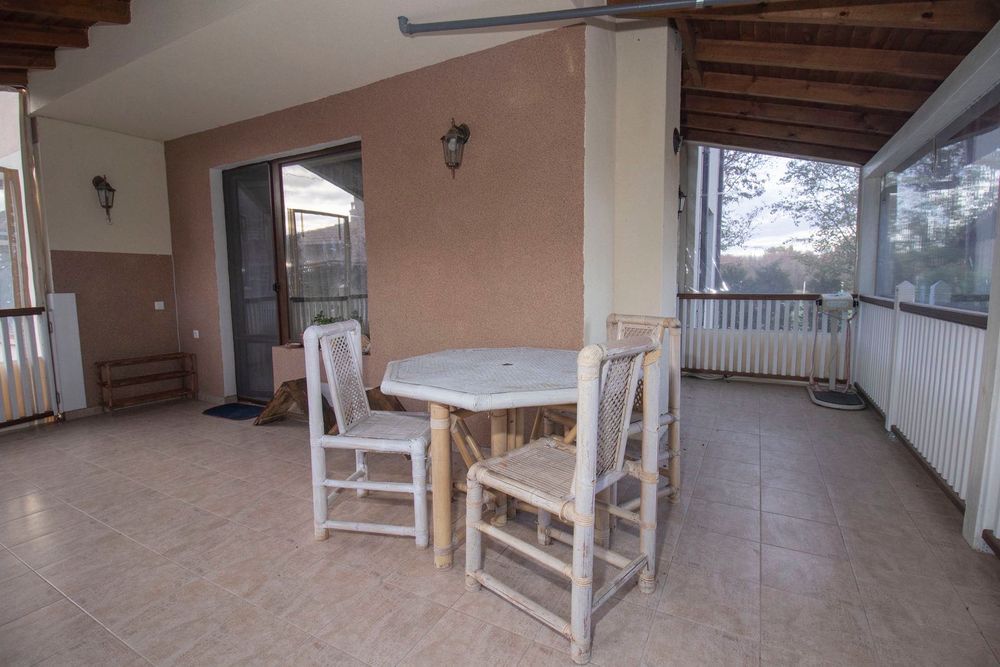 Къща с 4 спални дългосрочно