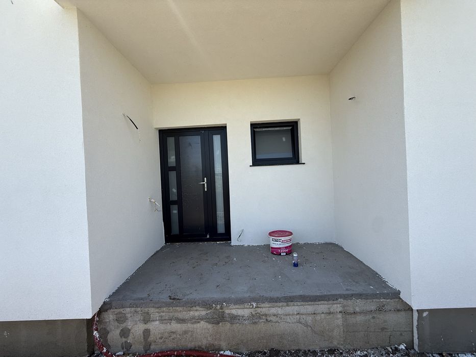 Casa parter  130 de metri amprenta 3 dormitoare