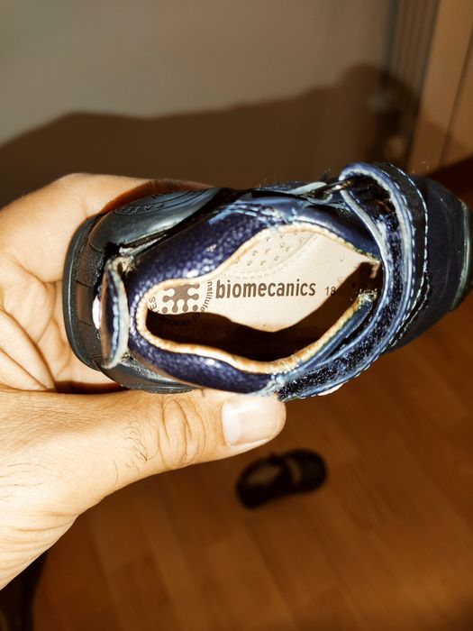 2 чифта обувки за прохождане Biomecanics 18/20 номер