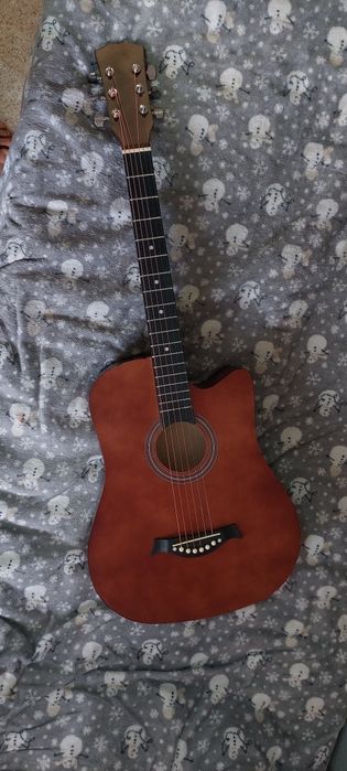 Акустическая гитара