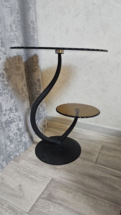 Продам журнальный стол