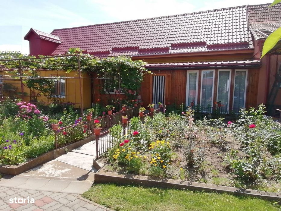 Apartament la casă în zonă semicentrală