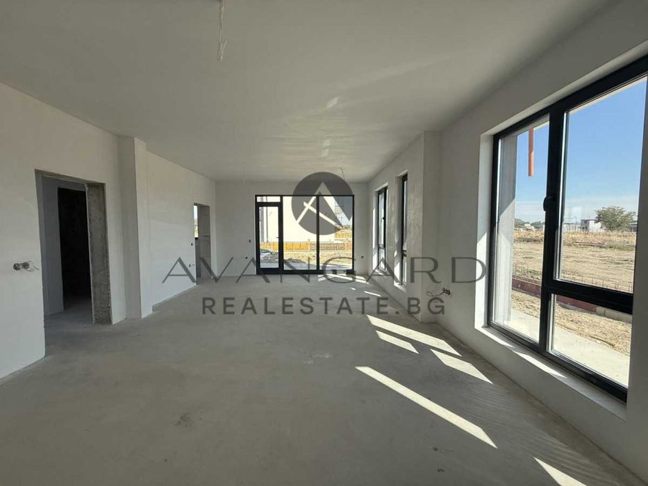 Продава се Къща в Пловдив, Кършияка - 200 кв.м за 1800 €/кв.м - Снимка #2