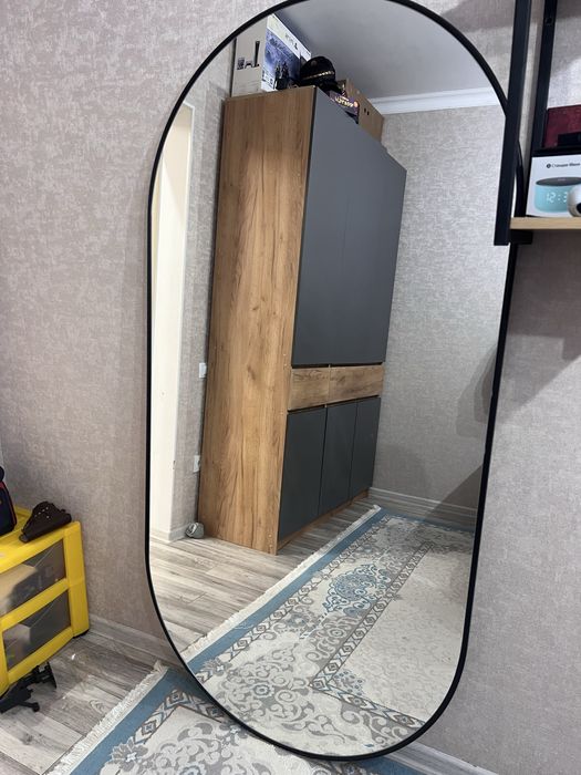 настеное зеркало