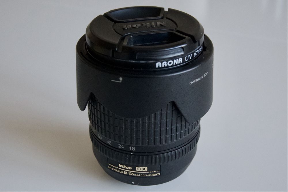 Продаю Nikon D90 + 2 объектива и сумка