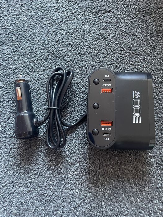 Vand adaptor auto cu bricheta