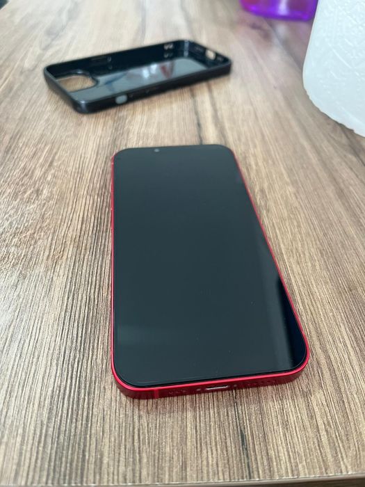 Vând iphone 13 într-o stare foarte bună