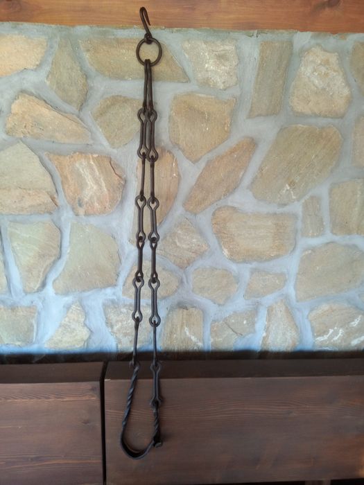 Плетени кошници..Верига за огнище . Плетени дамаджани.