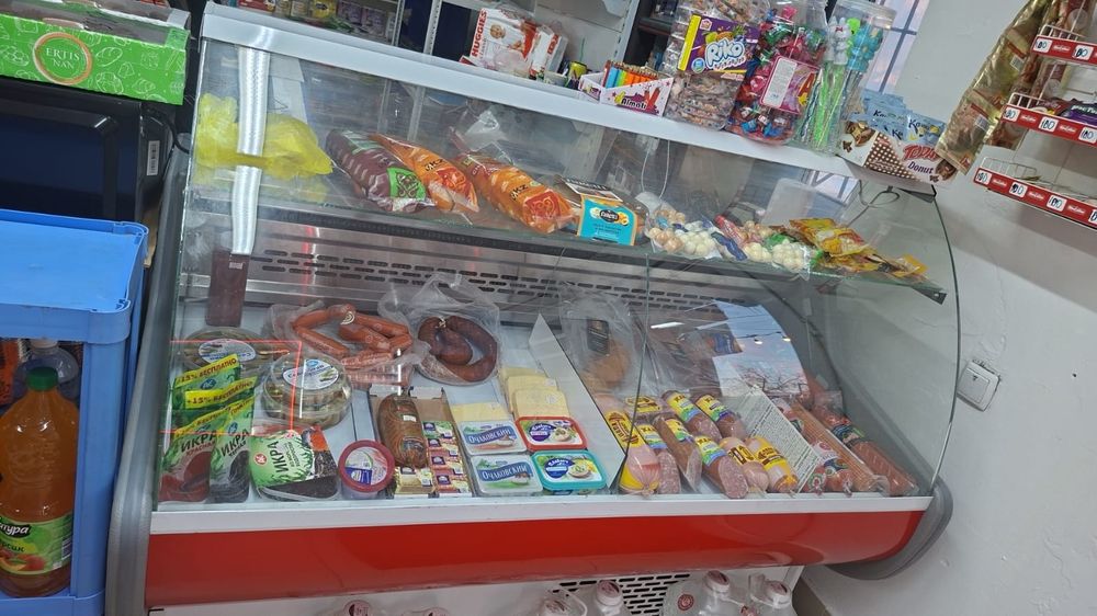 Продам витринный холодильник