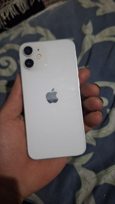 Iphone 12 ideal holatda