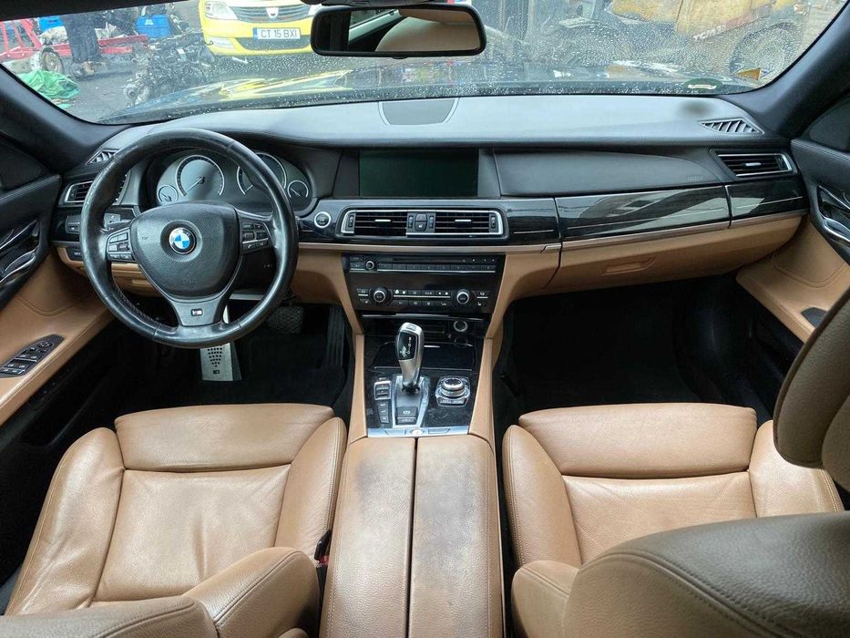 Dezmembrez bmw seria 7 f01 m-pachet/740 m-pack/bara f01 M/far adaptiv/