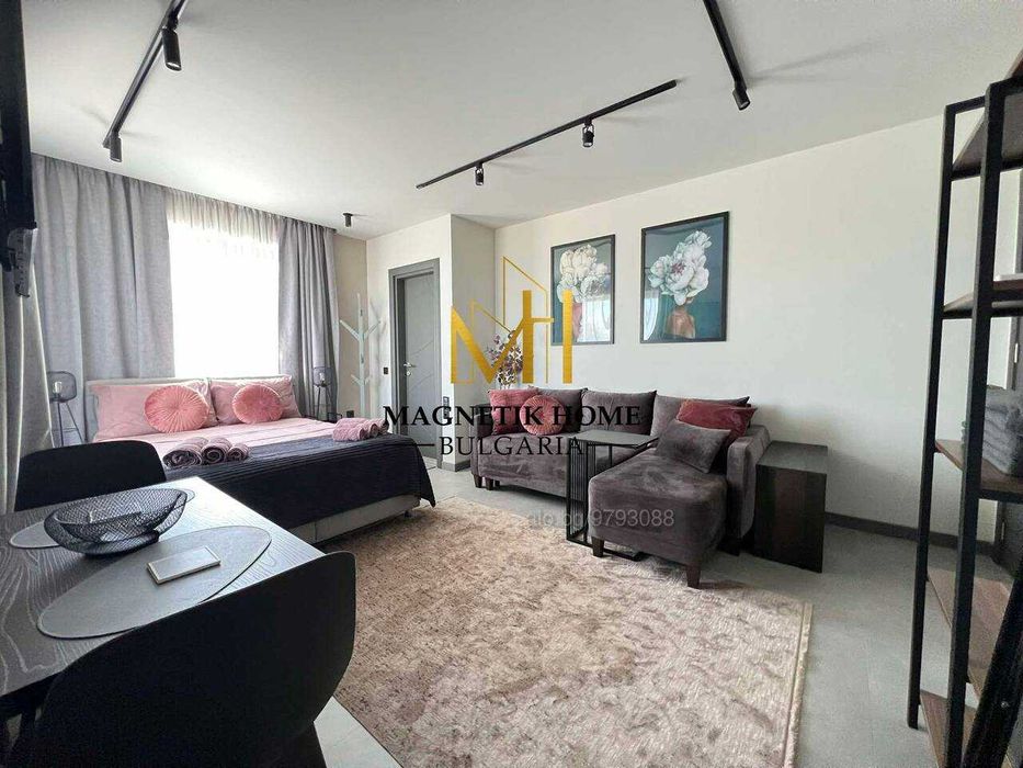 Великолепна къща с 3 спални, 4 бани, 2 паркоместа  в ж.к. Крайморие