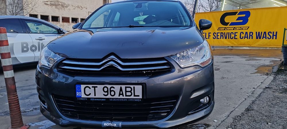 Vând Citroen C4 2011