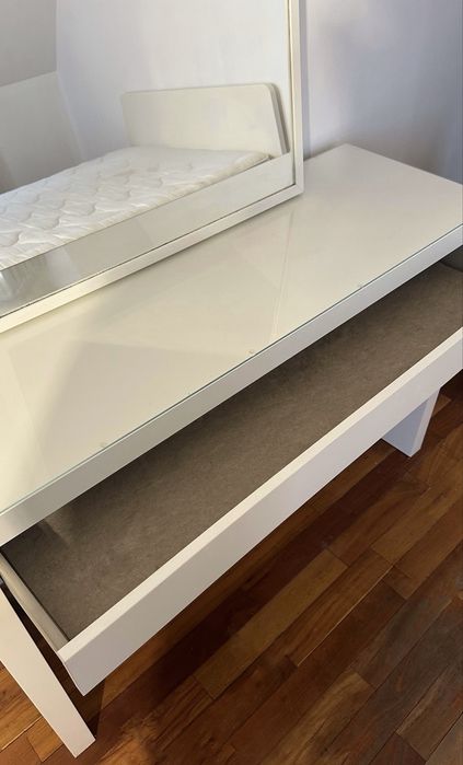 Тоалетка и огледало “IKEA”