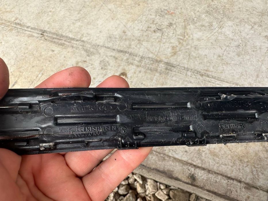 лайсна задна броня за audi a8 d5