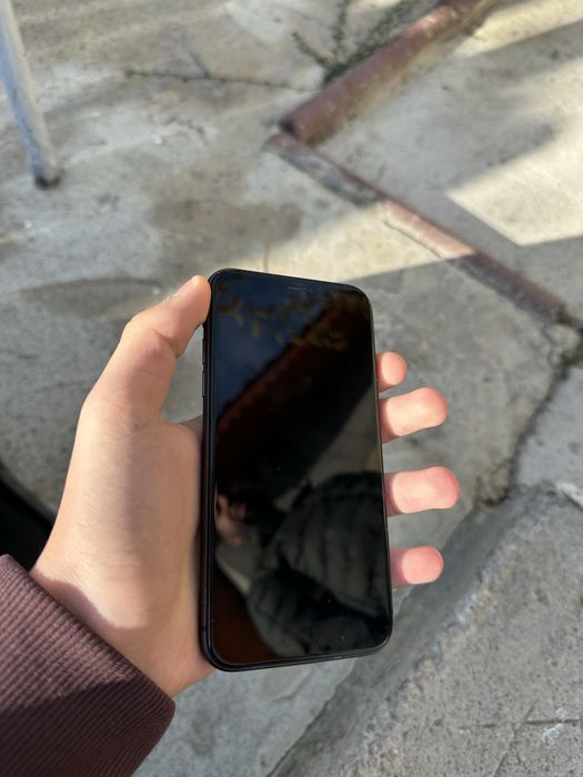 Vand iphone 11 pentru dezmembrari