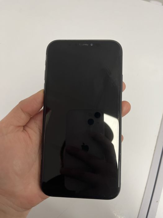 продаю айфон хр.