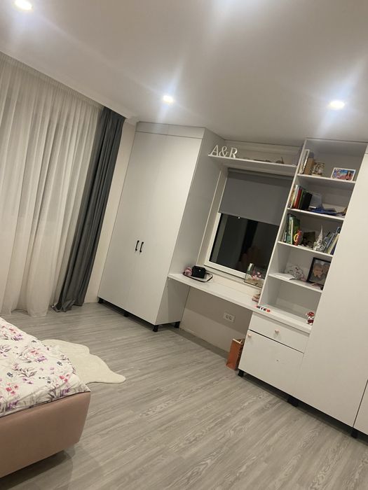 Vand Dulap cu birou!