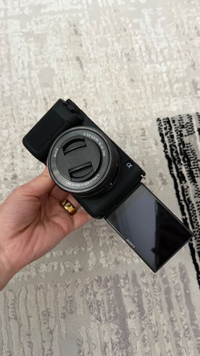 Продам Sony ZV- E10