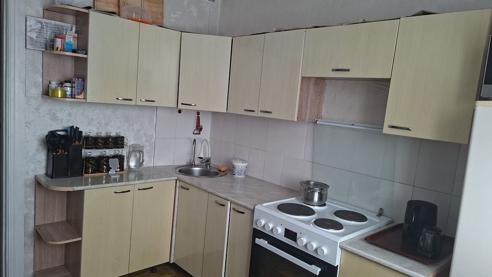 Срочео продам кухонный гарнитур