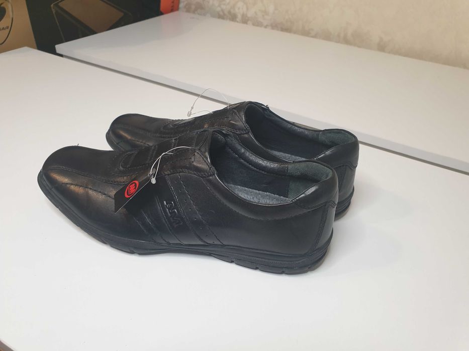 Продается обувь новая с Германии.