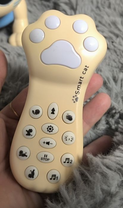 Робот- Кошка, интерактивная.