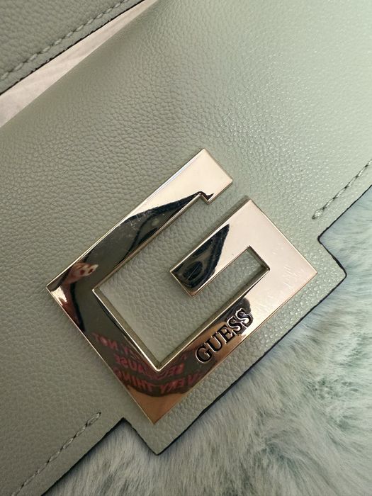 Geanta de umar Guess