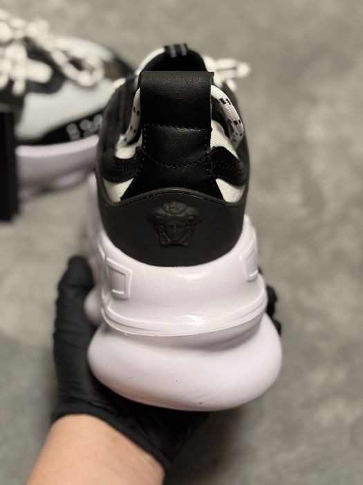 versace chain reaction