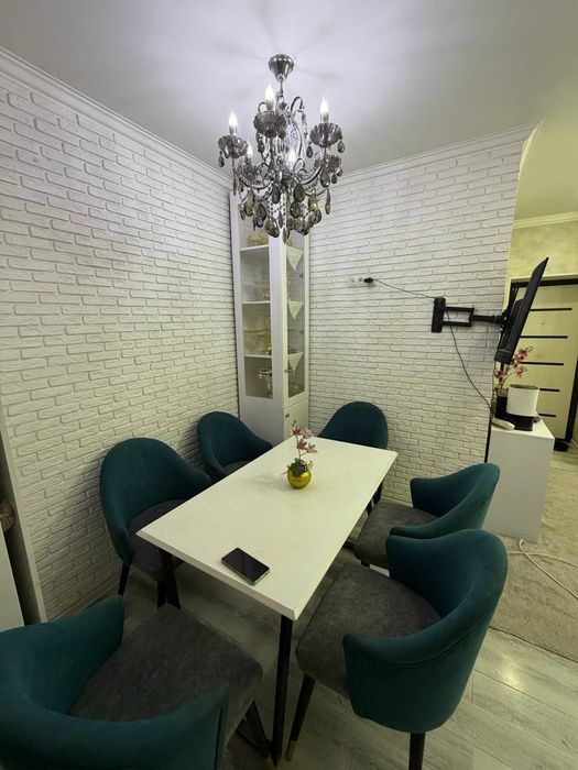 Сергили 5 Чинор бекатига Якин 1 хонали КВ.Сотилади