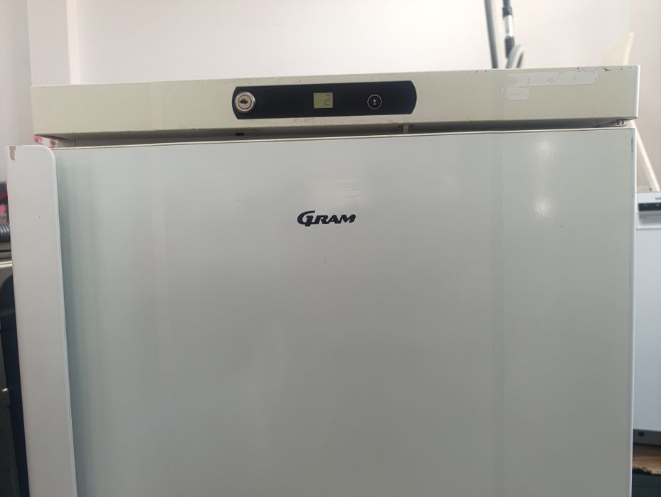 Професионален Хладилник GRAM