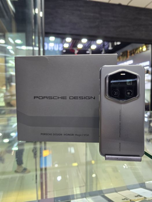 Honor Magic 7 RSR Porsche Design