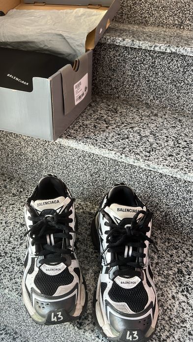 Balenciaga runner